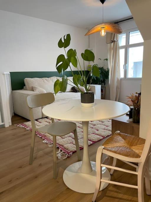 En Hyper Centre Apartment *